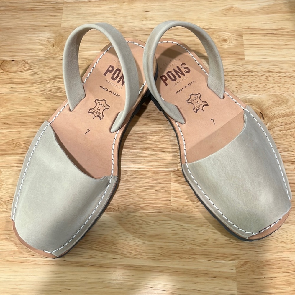 Avarca size 7 tan classic sandal NEVER WORN